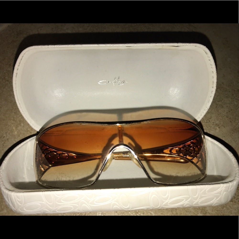 Oakley women’s sunglasses - Picture 2 of 4